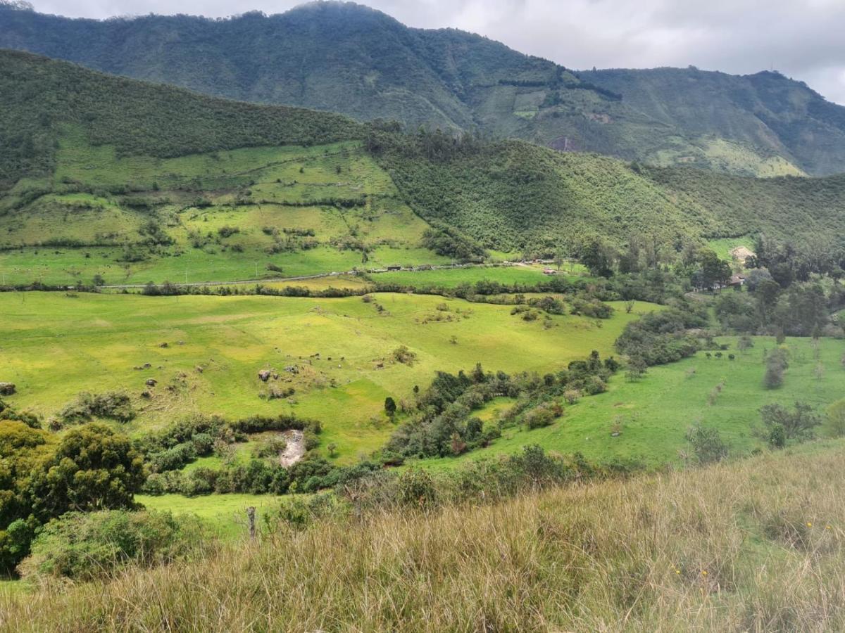 Vila Leguaro Refugio De Colibries Coconuco Exteriér fotografie